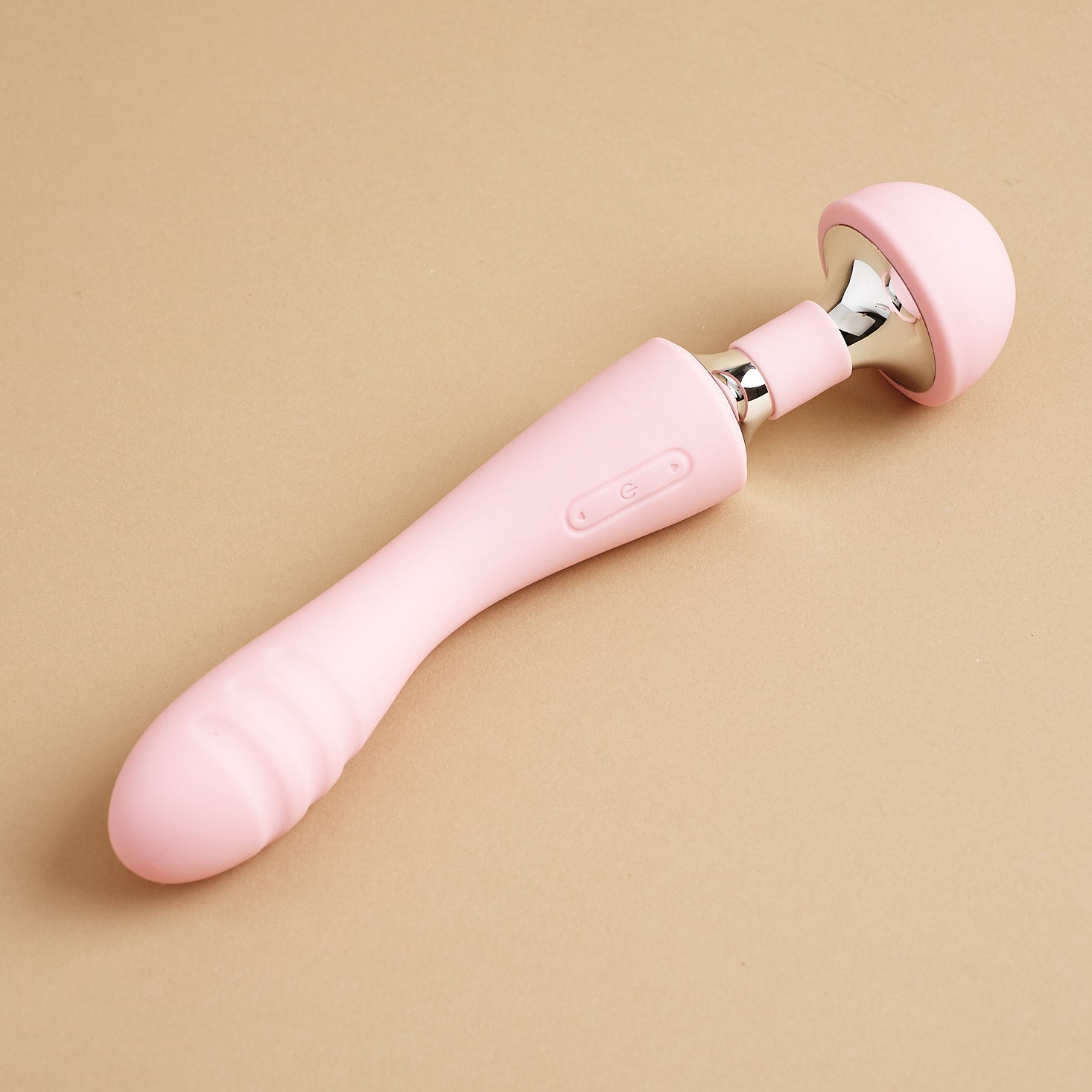 The LuxeLuv i7 Empress Wand